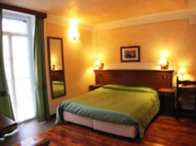 ホテル Le Soleil Challand Saint Anselme