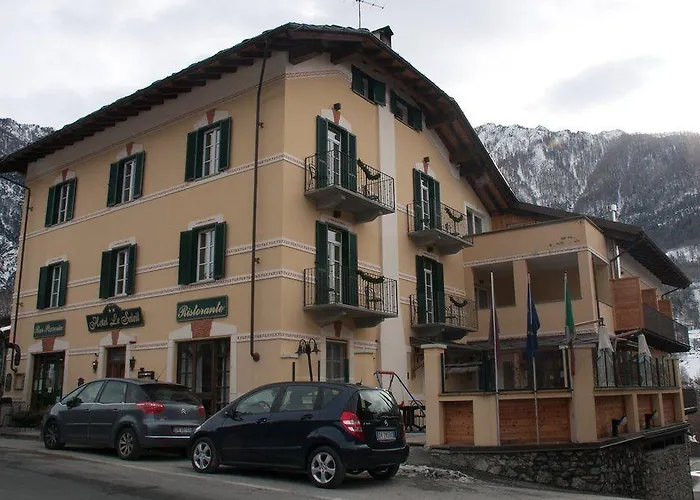 ホテル Le Soleil Challand Saint Anselme