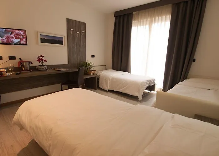 ホテル Le Soleil Challand Saint Anselme